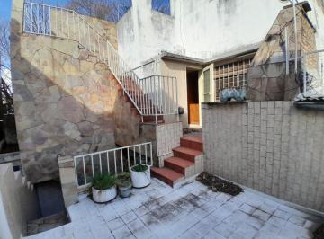 Casa · 157m² · 5 Ambientes · 1 Cochera · Casa en España y Hospitales