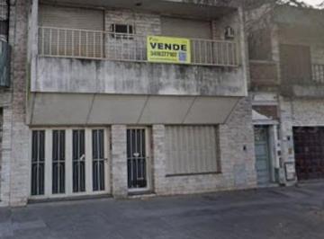 Casa · 157m² · 5 Ambientes · 1 Cochera · Casa en España y Hospitales