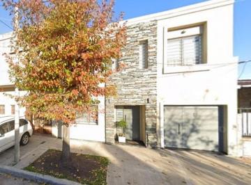 Casa · 225m² · 4 Ambientes · 1 Cochera · Casa Venta Haedo