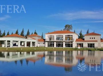 Terreno · 1067m² · Venta Lote de 1067 m² en Club Miralagos II - La Plata