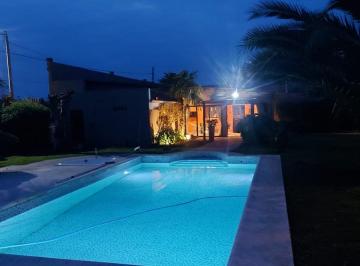 Casa · 440m² · 7 Ambientes · Casa de Campo en Ernestina Los Lobos Provincia Buenos Aires