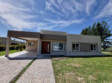 Casa de 4 ambientes, Presidente Perón · Lagos de San Eliseo de Canning! con 3 Dorm. y Piscina!