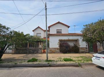 Casa de 7 ambientes, Lanús · Chalet Estilo Californiano a Reciclar | Lanús Este