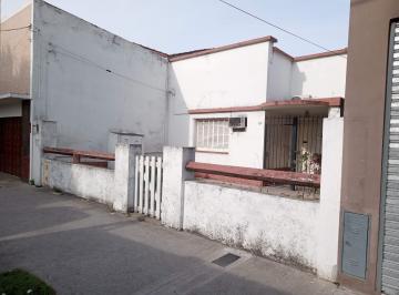 Casa de 4 ambientes, Lanús · Apta Credito Nuevo Precio, Casa en Muy Buena Ubicación