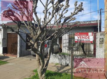 Casa · 159m² · 5 Ambientes · 1 Cochera · Oportunidad: 2 Viviendas en Block - Ideal Inversion o 2 Familias - Garín - Venta