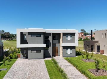 Casa · 280m² · 6 Ambientes · 4 Cocheras · Casa en Venta en Chateau Pilar