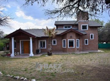 Casa de 5 ambientes, Villa General Belgrano · Exclusiva Casa de 3 Dorm. con Pileta - Villa General Belgrano