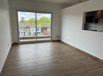 Departamento · 69m² · 3 Ambientes · 1 Cochera · Excelente Depto de 3 Amb a Estrenar C/suite, Coch y Bcon
