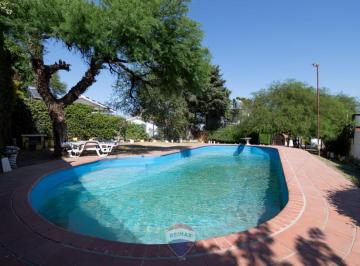 Casa · 221m² · 5 Ambientes · 3 Cocheras · Venta Casa 3 Dorm. + Pileta en Villa Carlos Paz. Oportunidad Precio/m²