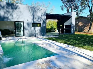 Casa de 2 ambientes, Colonia Benítez · Vendo Casa Quincho