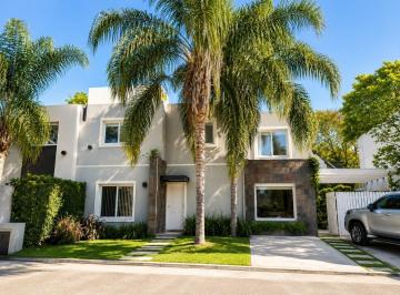 KNK-KNK-4655_2 · Oportunidad Venta Casa 4 Amb Barrio Cerrado - Piscina Propia