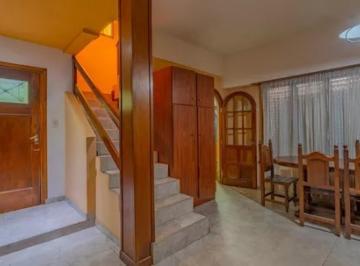 Casa · 146m² · 4 Ambientes · 1 Cochera · Chalet 4 Ambientes en Los Pinares