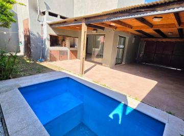 Casa de 4 ambientes, Córdoba · Alquilo Casa en Bº Cerrado Campo de Vuelo de 3 Dorm Patio y Pile Zona V Escondido