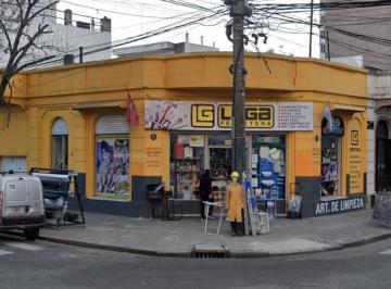 Local comercial · 105m² · 4 Ambientes · 1 Cochera · Local en Echesortu
