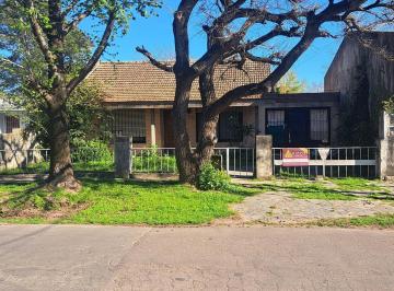 Casa · 70m² · 4 Ambientes · 1 Cochera · Casa en Venta