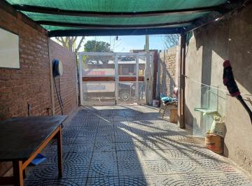 Casa · 61m² · 4 Ambientes · Casa en Venta - 2 Dorm. - Neuquén, Barrio Confluencia