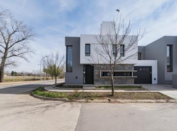 Casa · 180m² · 6 Ambientes · 2 Cocheras · Amplio Duplex en Greenville 2