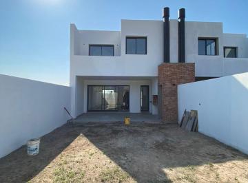 PH · 140m² · 4 Ambientes · 1 Cochera · Duplex a Estrenar - 3 Dor C/patio - Bº Distrito Sur