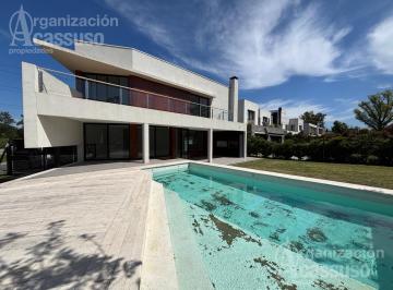 Casa · 265m² · 6 Ambientes · 1 Cochera · Casa en Venta Rincon de La Horqueta