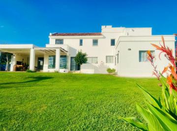 Casa de 8 ambientes, Villa Allende · Venta Casa Villa Allende Golf