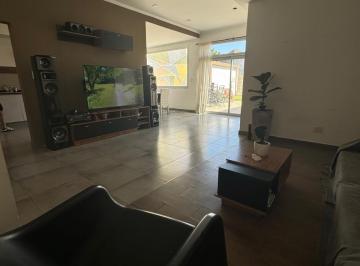 Casa de 5 ambientes, Lanús · Casa Tipo PH en Venta - Remedios de Escalada