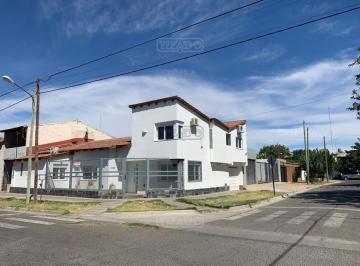 Casa · 151m² · 4 Ambientes · 1 Cochera · Casa en Venta Ubicado en Neuquen Capital, Neuquén