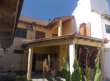 Casa · 250m² · 5 Ambientes · 1 Cochera · Casa en Venta en Neuquen Capital, Neuquén, Patagonia