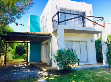 Casa · 130m² · 4 Ambientes · 1 Cochera · 3 Dorm. | Blue Disa