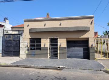 Casa de 4 ambientes, Floresta · Casa 4 Amb Gje Patio Quincho