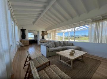 Casa · 320m² · 5 Ambientes · Casa en Pueblo Mio.