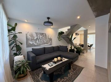 Casa · 180m² · 5 Ambientes · 1 Cochera · Duplex 3 Dorm - Housing Los Claveles - Cuesta Colorada