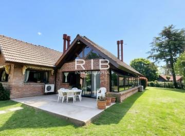 Casa de 5 ambientes Venta USD 440.000 · Importante Propiedad en Muy Buena Ubicación Sobre 1420 m²