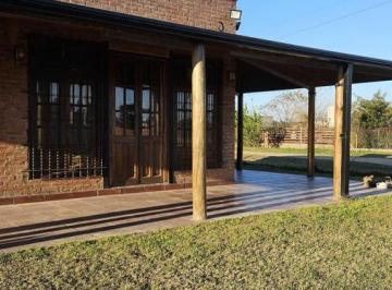 Casa · 190m² · 4 Ambientes · 2 Cocheras · Casa de Fin de Semana en Arroyo Leyes