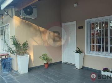 Casa · 300m² · 2 Ambientes · 1 Cochera · Casa en Perito Moreno (La Carra)