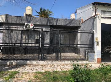 Casa de 3 ambientes, Quilmes · Alquilo Hermosa Casa