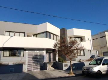 Casa · 1 Dormitorio · 2 Cocheras · Se Vende Exelente Duplex en Barrio Santa Rita a m del Lago