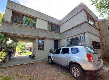 Casa · 180m² · 4 Ambientes · 2 Cocheras · Casa en Quilmes