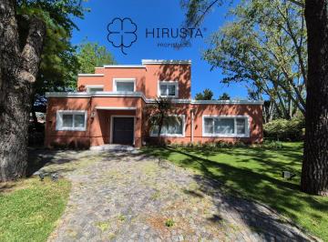 Casa de 7 ambientes, Pilar · Casa en Venta Mayling Club de Campo - 3 Dorm - Hirusta Propiedades