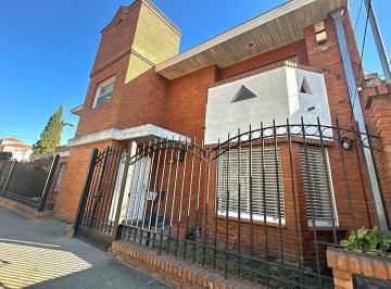 Casa · 189m² · 4 Dormitorios · Casa en Venta: Montanelli - Martin Coronado