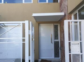 Casa de 6 ambientes, Neuquén · Casa en Venta Olegario Andrade 183