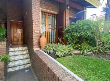 Casa de 5 ambientes, Lomas de Zamora · Venta Chalet 5 Amb con Parque y Pileta en Temperley
