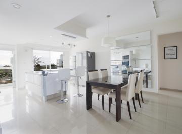 Departamento · 101m² · 4 Ambientes · 2 Cocheras · Departamento en Venta 4 Ambientes en Berazategui con Cochera Doble y Vista Al Río