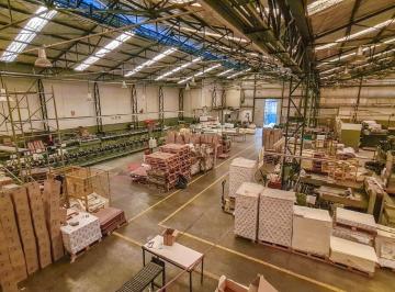Bodega-Galpón de 9 ambientes, Avellaneda · Venta Galpon Nave Industrial en Avellaneda
