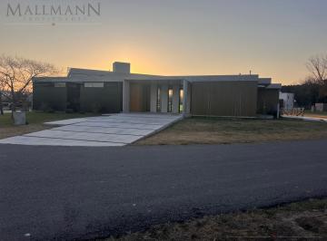 Casa · 254m² · 6 Ambientes · 2 Cocheras · Casa a Estrenar en Una Planta en Altos de Campo Grande | Mallmann Propiedades