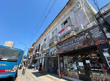 Oficina comercial · 370m² · 9 Ambientes · Importante Propiedad Comercial Sobre Av Centenario
