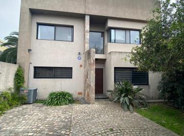 Casa de 8 ambientes, La Plata · Venta de Casa de 3 Dorm. en 493 Entre 14 Bis y 15. Gonnet