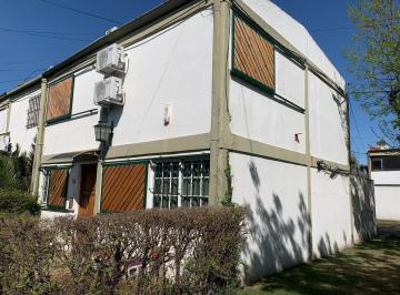 PH · 80m² · 6 Ambientes · 1 Cochera · PH en Tolosa