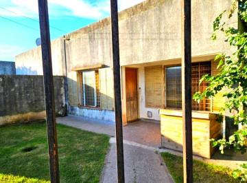 Casa · 236m² · 5 Ambientes · 2 Cocheras · Casa en Venta en El Barrio de Tolosa