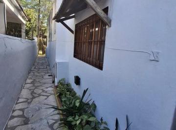 PH de 2 ambientes, Lomas de Zamora · Amplio Dos Ambientes con Patio Cercano a La Estacion y a m de Alsina en Banfield Sin Expensas
