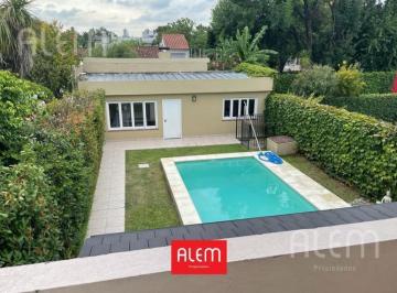 Casa · 240m² · 6 Ambientes · 2 Cocheras · Excelente Casa en Venta en Temperley Este | Lomas de Zamora